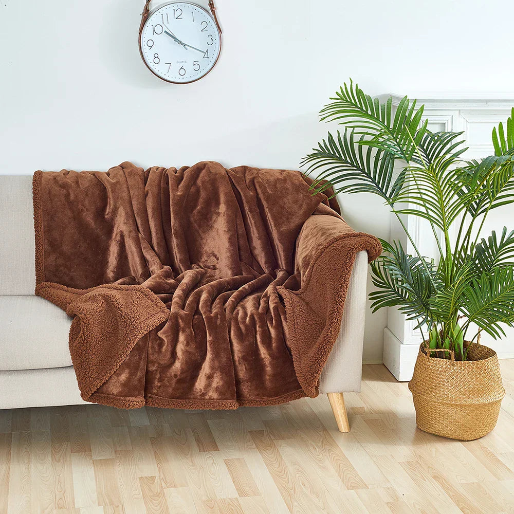 Pee-Proof Warm Blanket — Waterproof Pet Blanket - Image 4