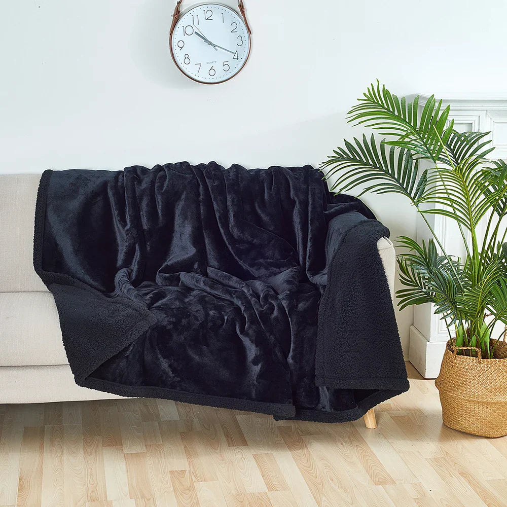 Pee-Proof Warm Blanket — Waterproof Pet Blanket - Image 5